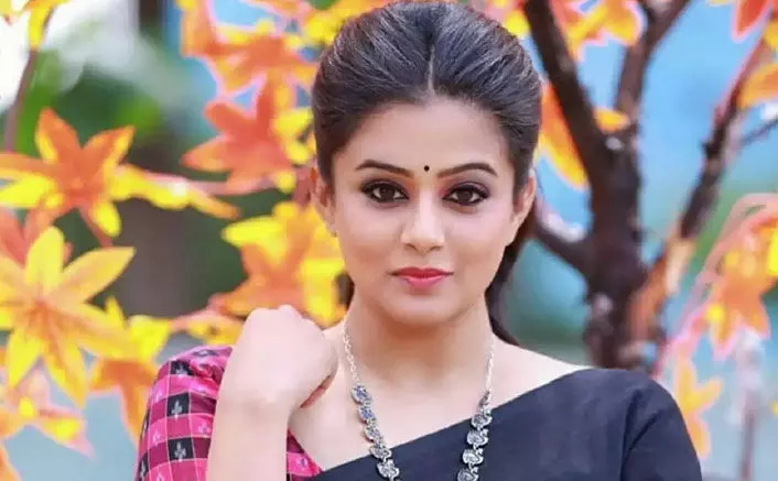 குவியும் பட வாய்ப்பு! குஷியில் கார் வாங்கிய பிரியாமணி…விலையை கேட்ட ஆடி போயிடுவீங்க!